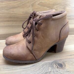 Clarks Sashlin Sue Womens Booties 9 M Caramel Brown Nubuck Leather Heeled